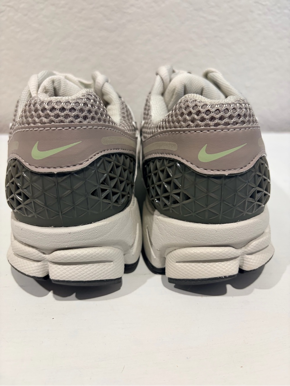 7.5W Nike Vomero 5 Cobblestone New No Box - Picture 3 of 7